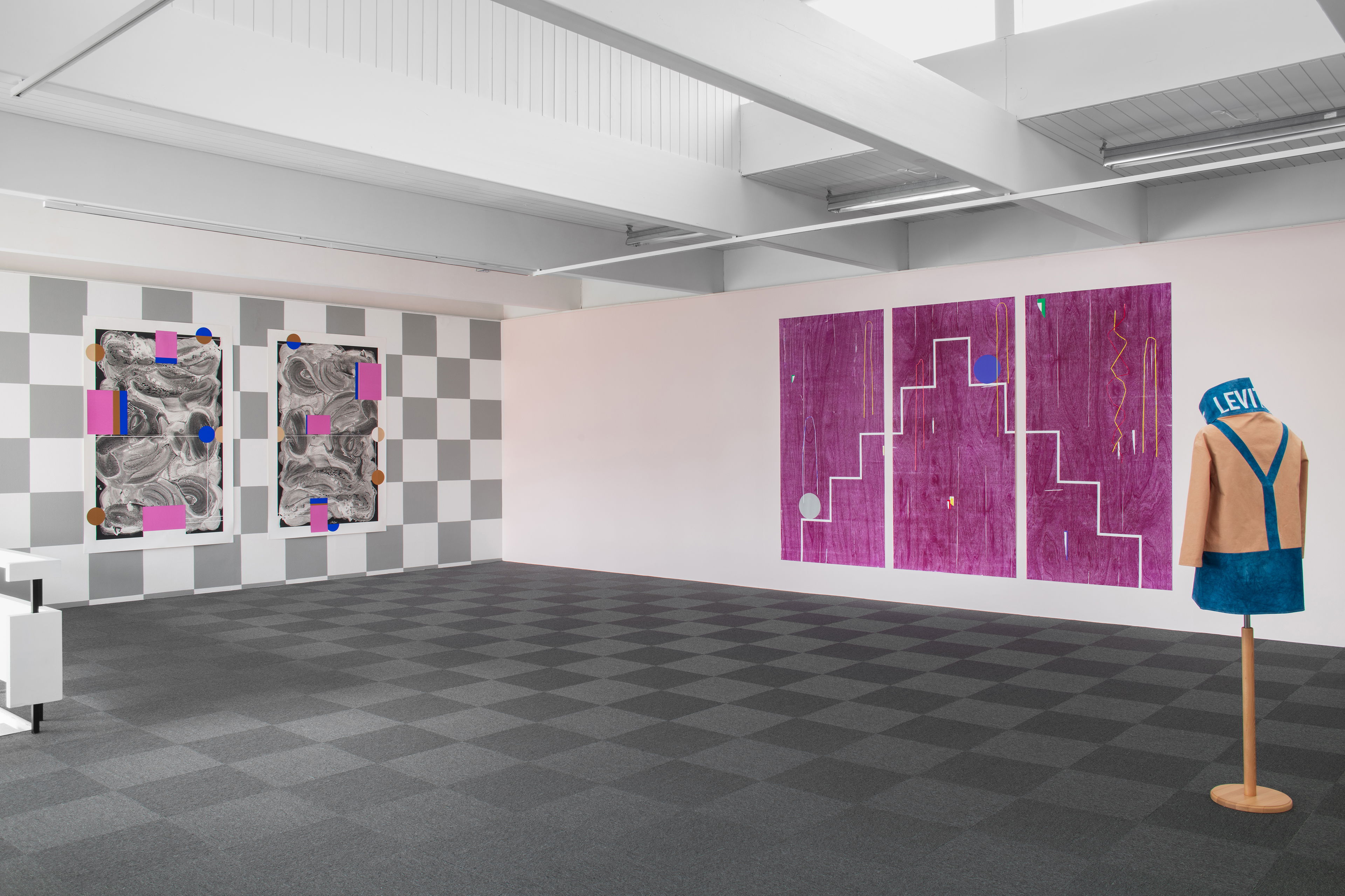 Ciara Phillips, Whatever happened to that bridge we crossed? (2019), installasjonsoversikt. Foto: Erik Sæter Jørgensen.